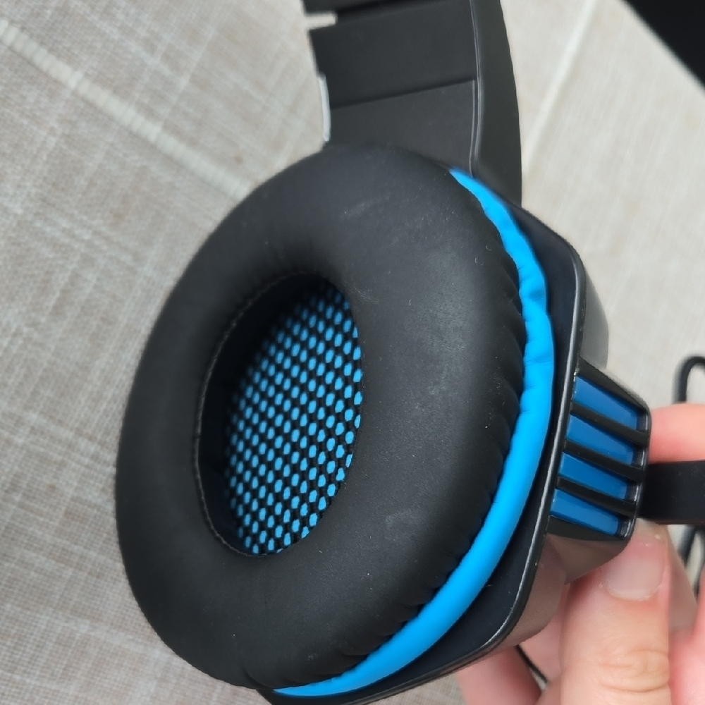 Gaming Headset - Picture 3 of 5